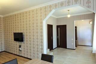 Дома для отпуска Qafqaz Villa Twin Габала Дом для отпуска-7